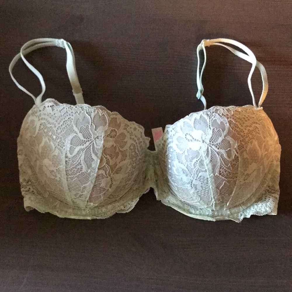 Victoria’s Secret Pink bra